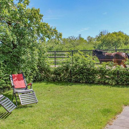 2 Bedroom Awesome Home In Udenhout 외부 사진